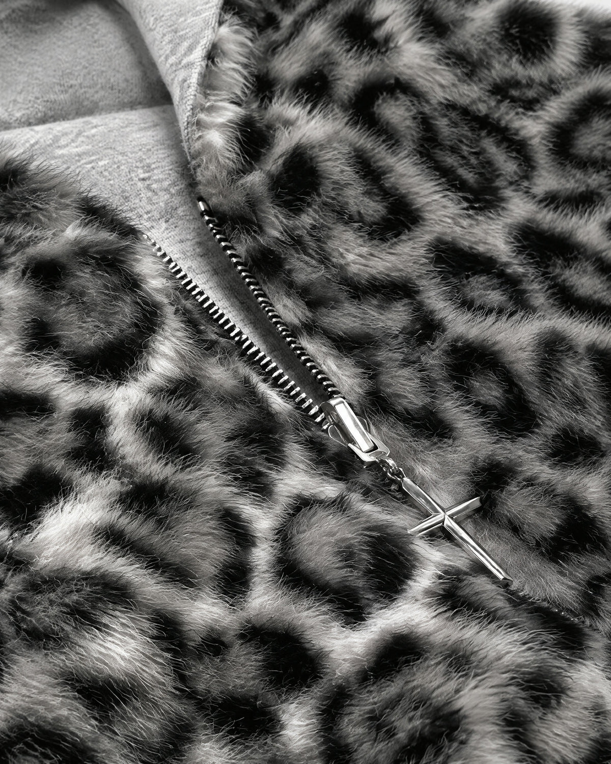 REVERSIBLE ZIP HOODIE — leopard faux-fur lining